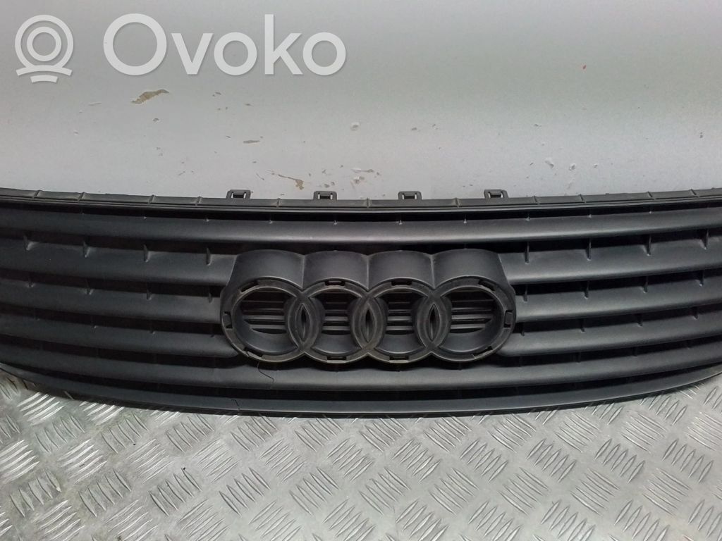 Audi TT Mk1 Etusäleikkö 