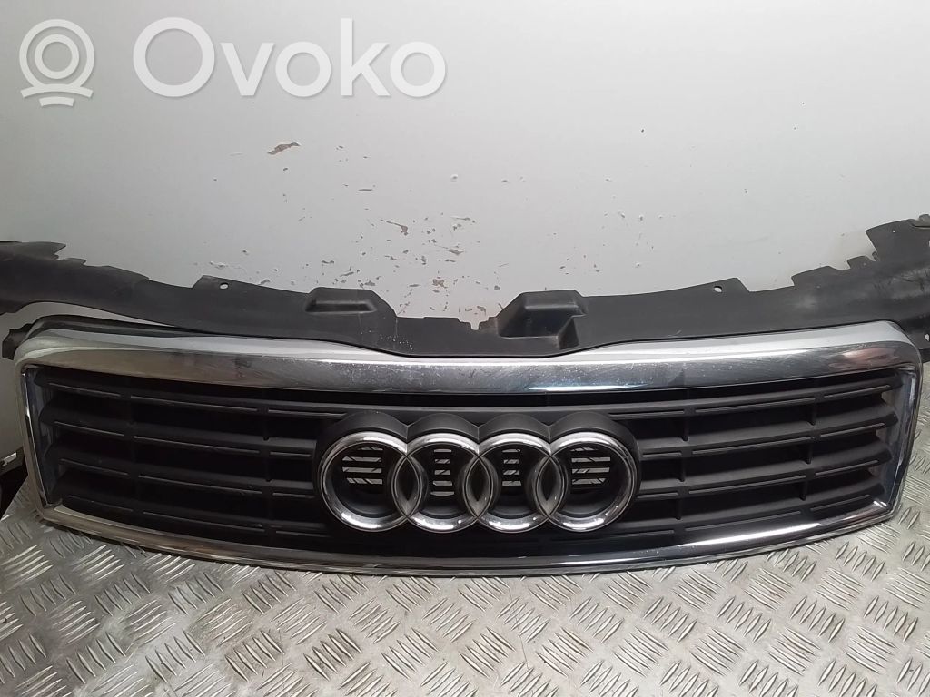 Audi A3 S3 8L Grotelės priekinės 