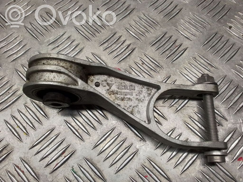 Porsche Macan (95B) Engine mount bracket 