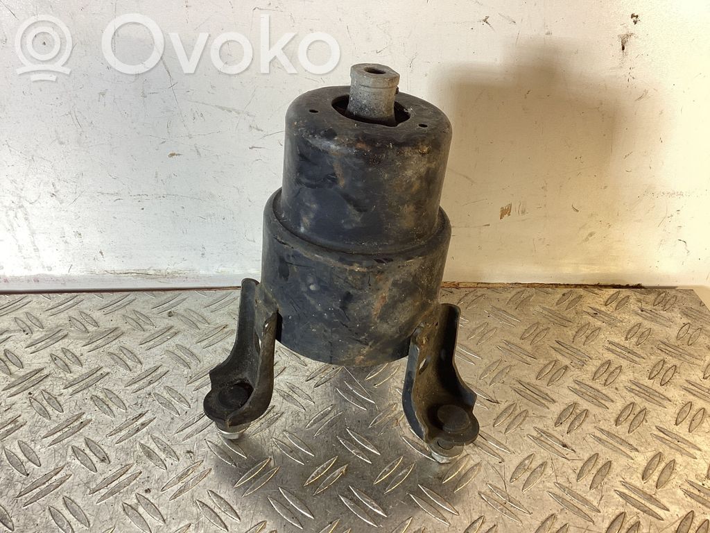 Engine mount bracket   AVB4174