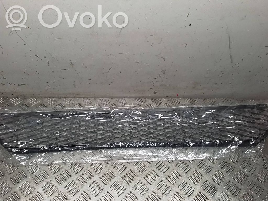 Mazda 6 Grotelės apatinės (trijų dalių) 