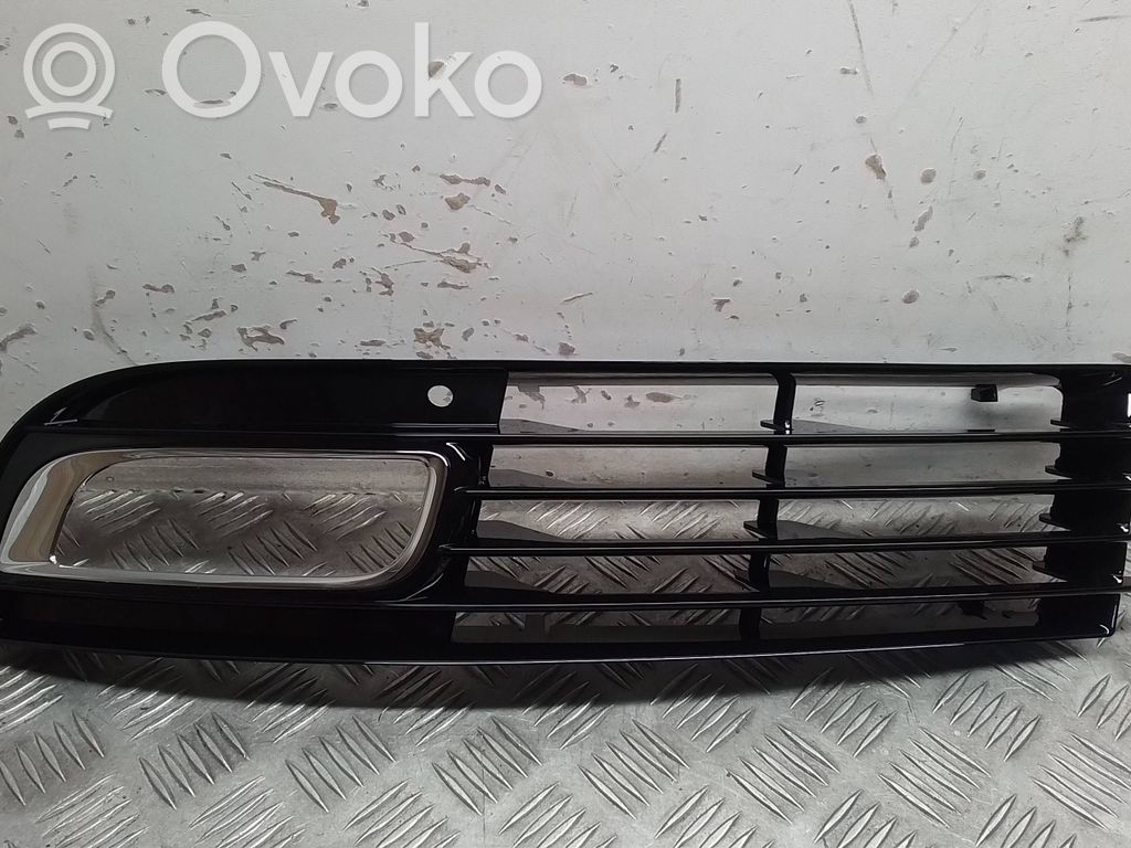 Front bumper lower grill   4E0807681