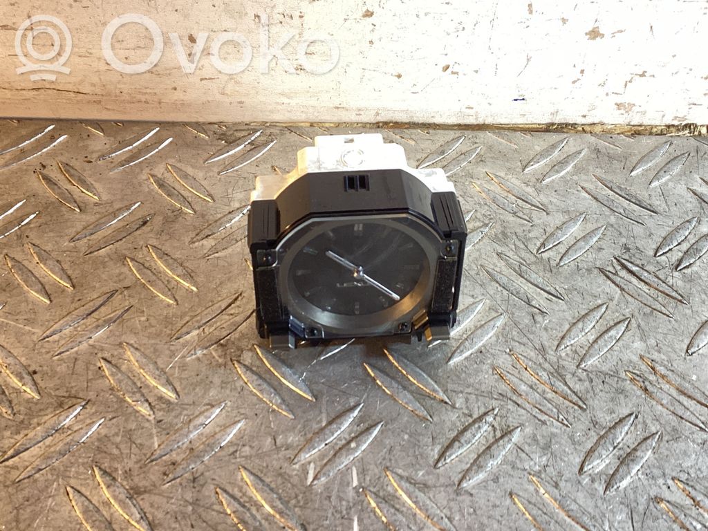 Lexus IS III XE30 Reloj 