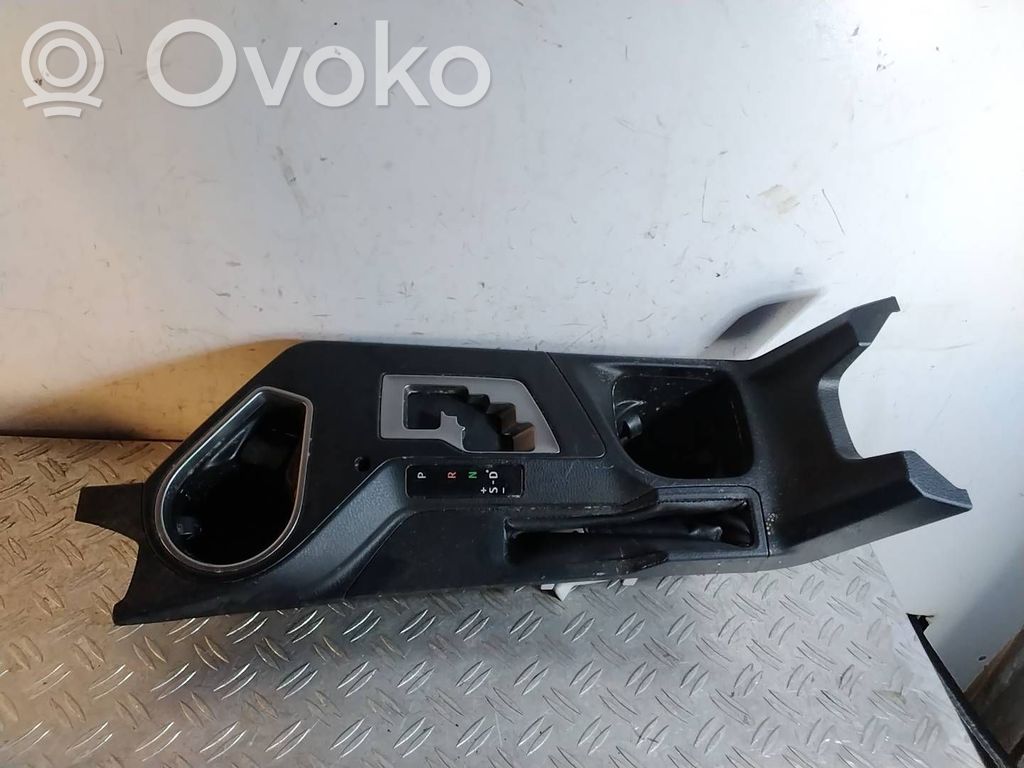 Toyota RAV 4 (XA40) Ramka drążka zmiany biegów 