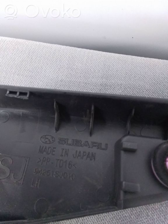 Subaru Forester SK Listwa / Uszczelka szyby drzwi tylnych 