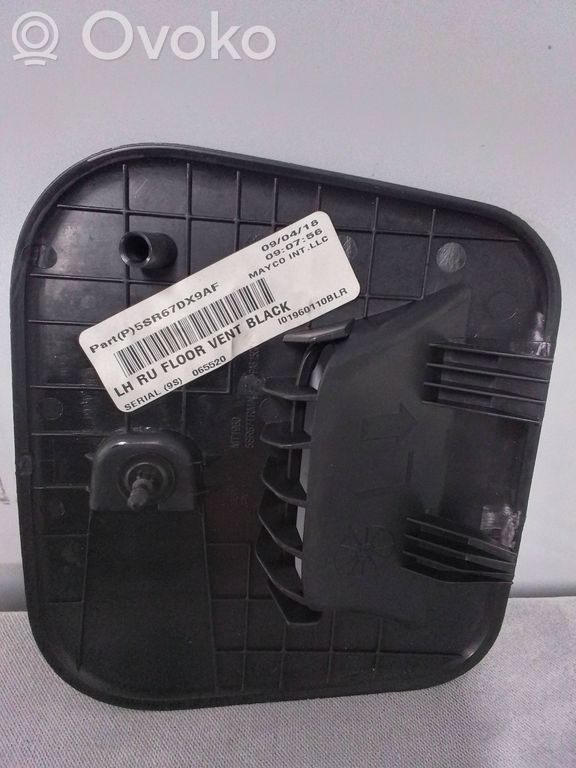 Chrysler Pacifica Oro grotelės gale 