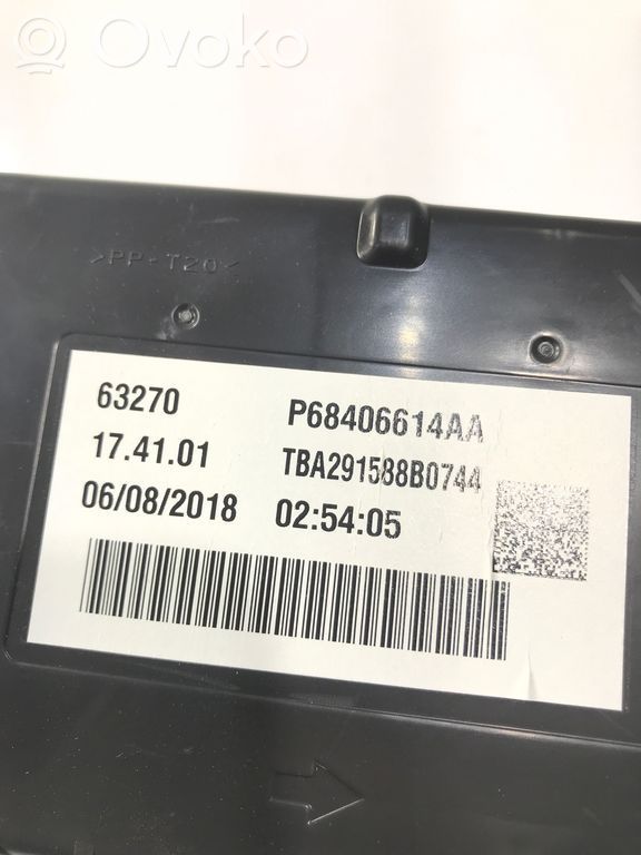 Chrysler Pacifica Air conditioning/heating control unit 