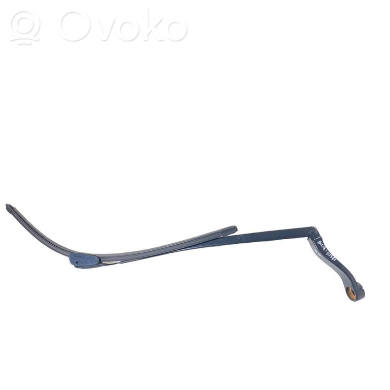 Chrysler Pacifica Front wiper blade arm 