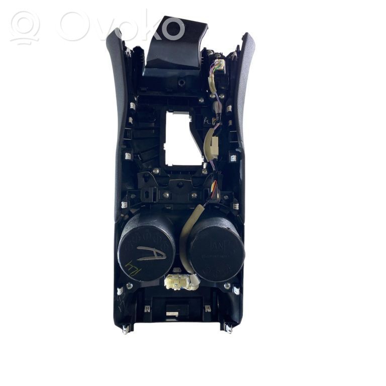Subaru Outback (BT) Center console 