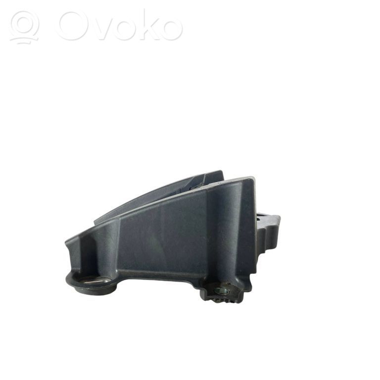 Distronic sensor bracket   DB2S67Z41