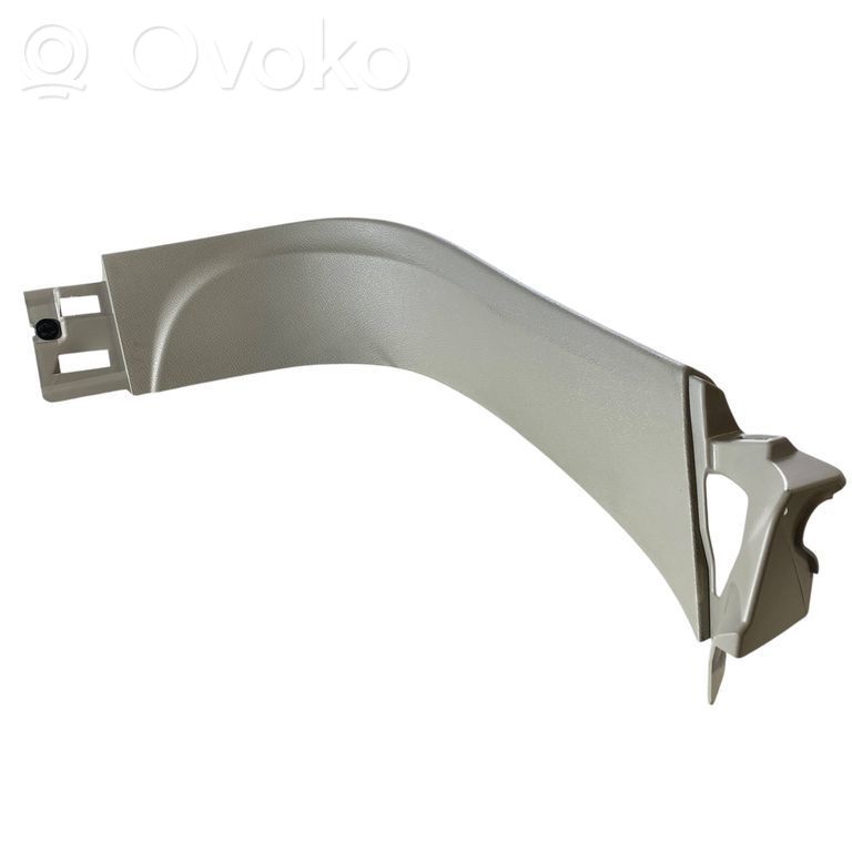 Chrysler Pacifica Tailgate trim 