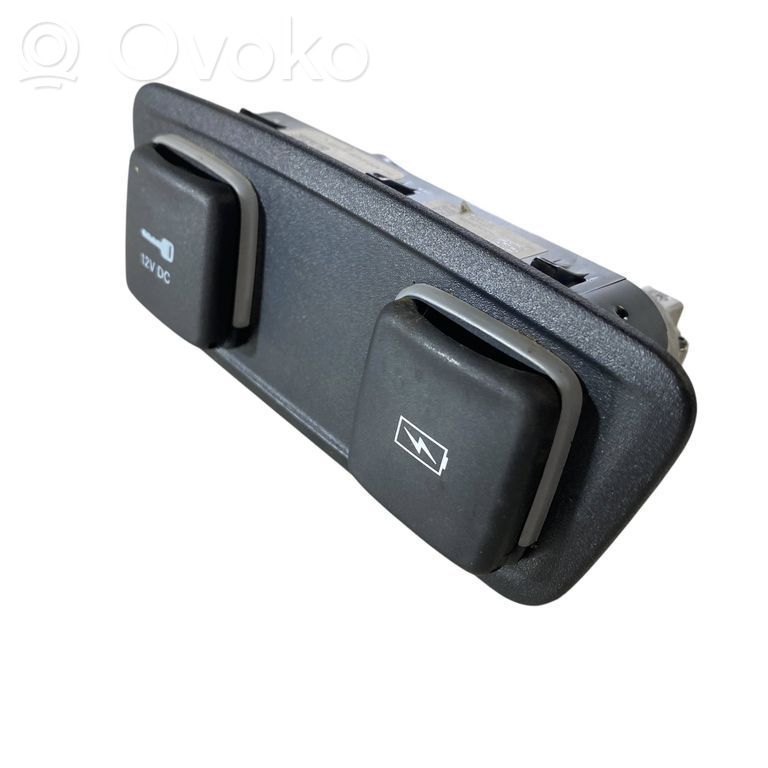 Chrysler Pacifica USB socket connector 
