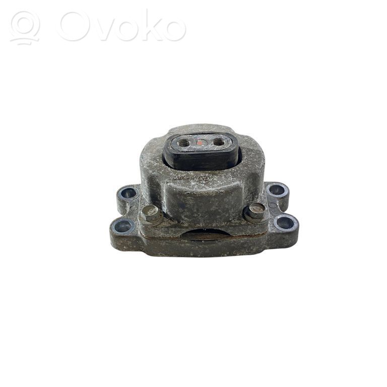 Dodge Challenger Engine mount bracket 