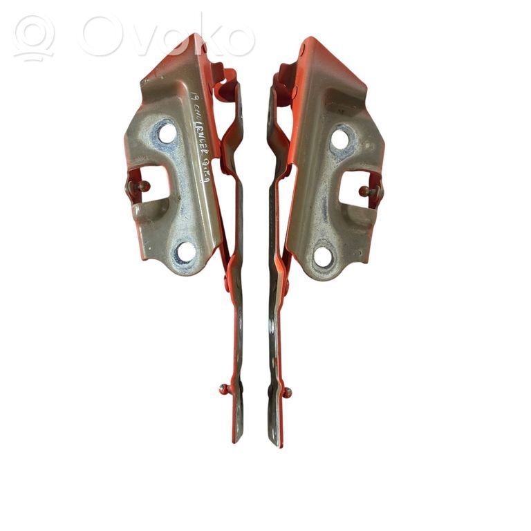 Dodge Challenger Tailgate/trunk/boot hinge 