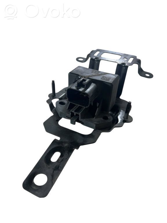 Ford Explorer VI Fuel pump relay 