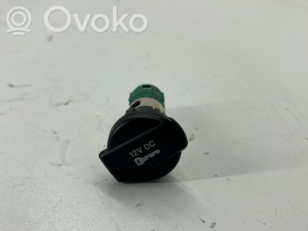 12 V Socket (front)   4685590,04685590AB,5026362AA