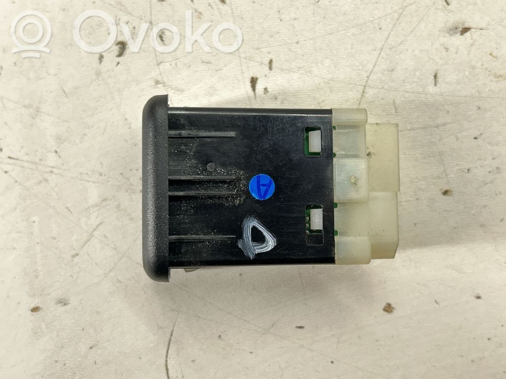 Buick Encore I USB socket connector 