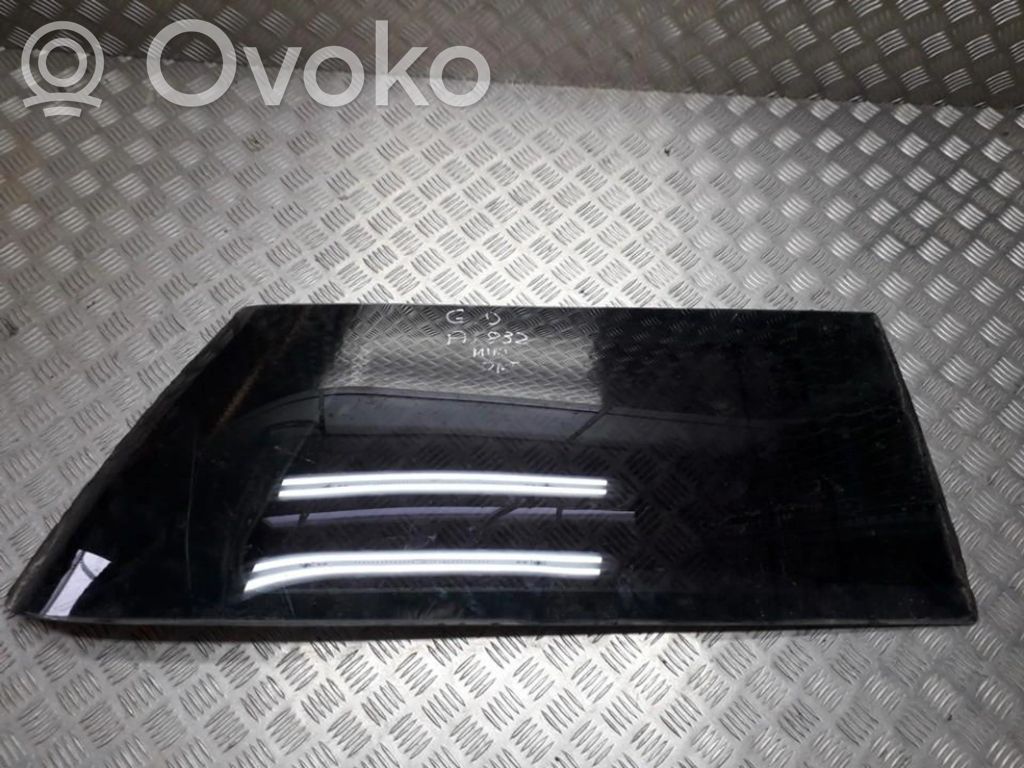 Vidrio lateral trasero