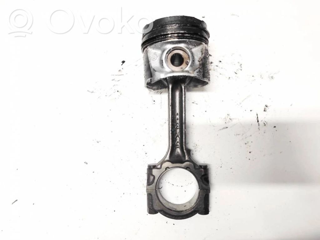 Piston avec bielle