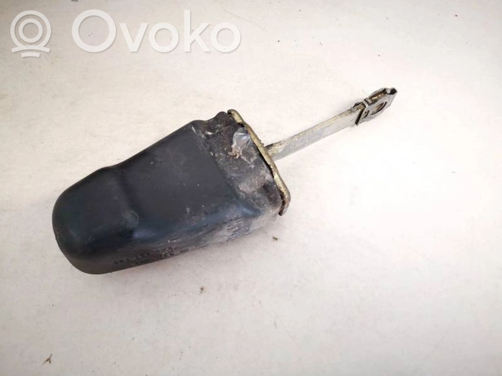 Volkswagen PASSAT B4 Etuoven pidätin 