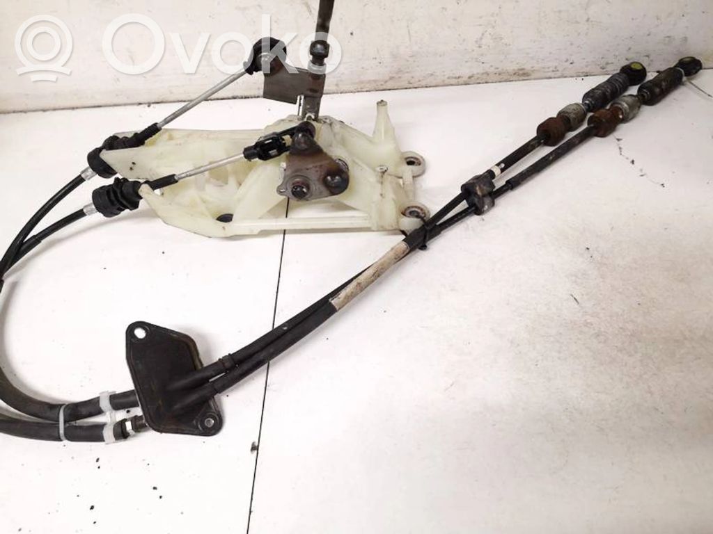 Gear shift cable linkage