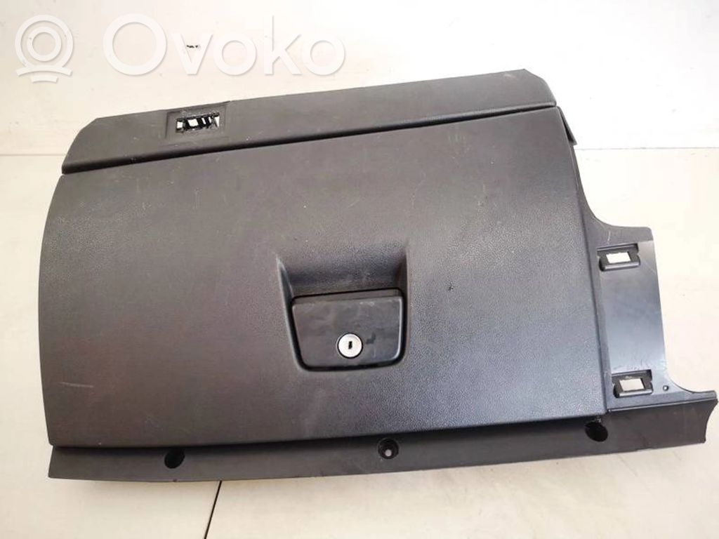 Volvo V50 Schowek deski rozdzielczej 