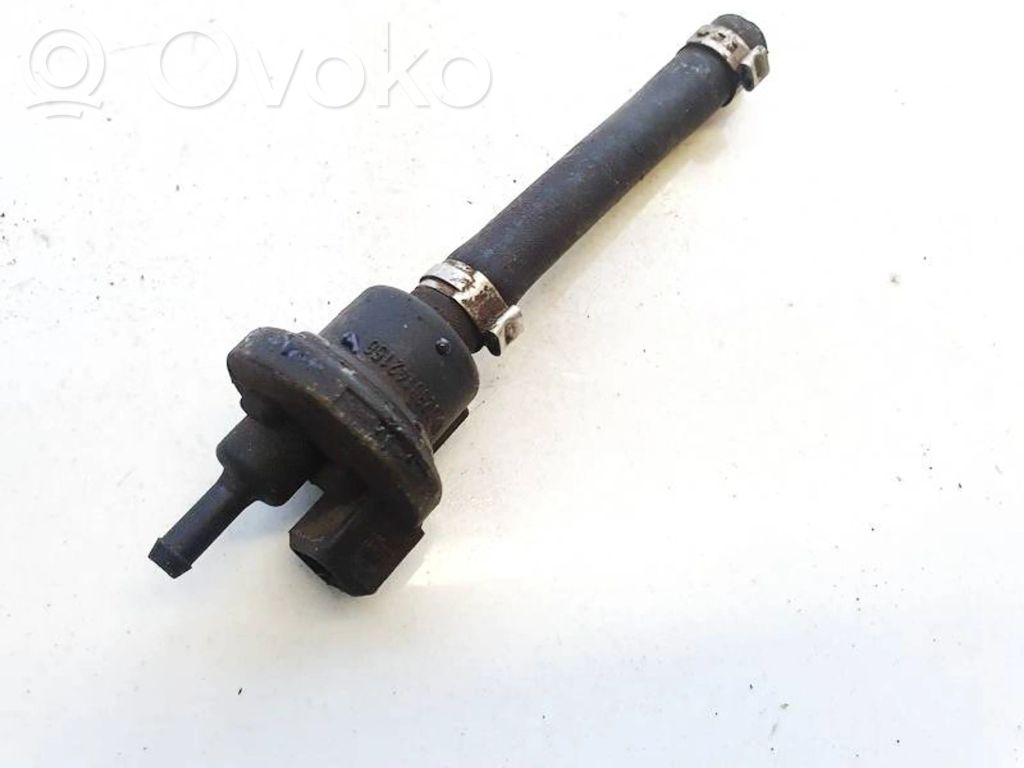 Volkswagen Polo III 6N 6N2 6NF Zawór podciśnienia 