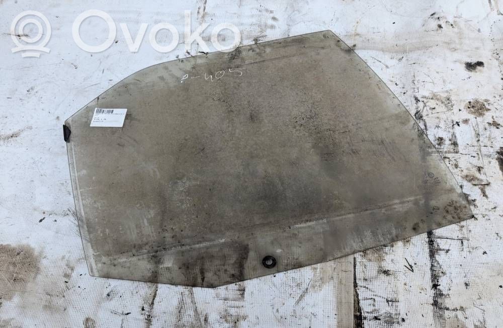 Peugeot 405 Vetro del finestrino della portiera posteriore 