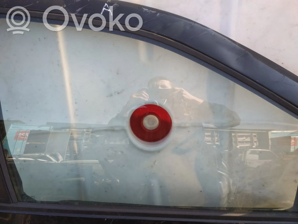 Etuoven ikkunalasi, neliovinen malli