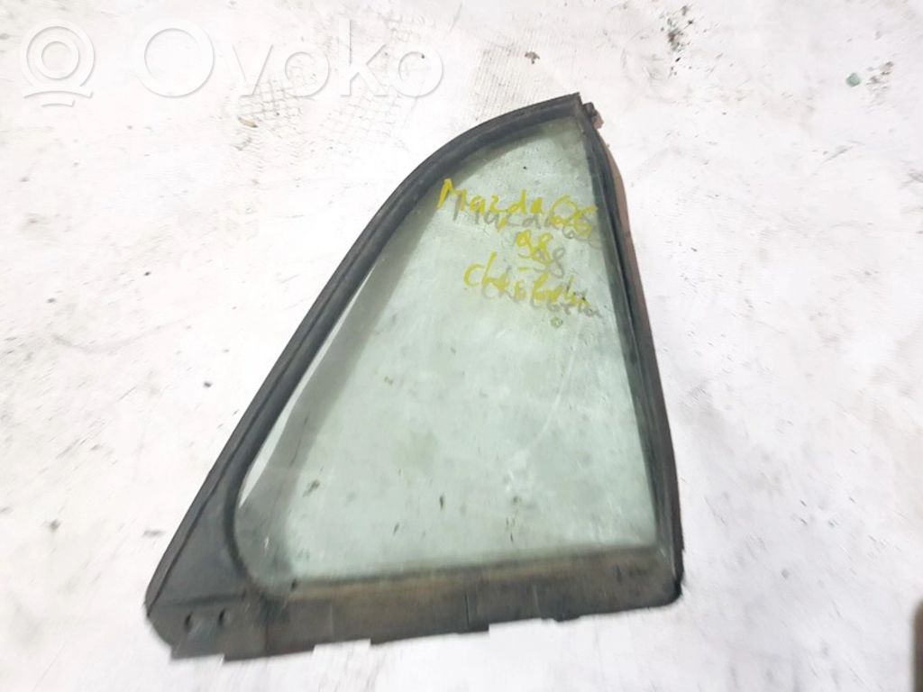 Takakulmaikkunan ikkunalasi