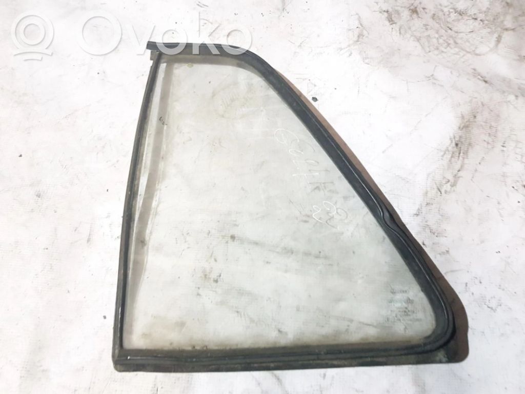 Ventanilla de ventilación de la puerta trasera