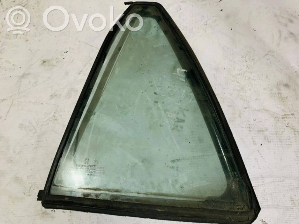 Ventanilla de ventilación de la puerta trasera