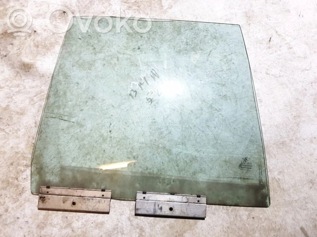 Rear door window glass