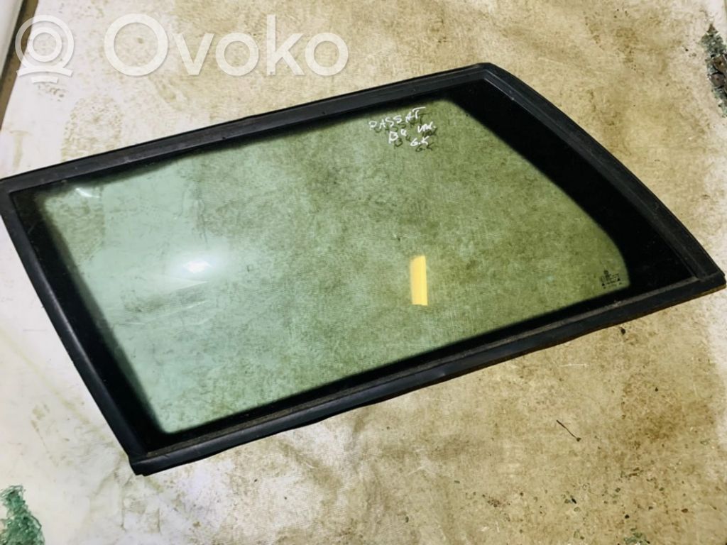 Vidrio lateral trasero