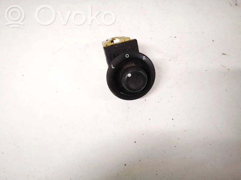 Sivupeilin kytkin   56040694AD,56040694AD
