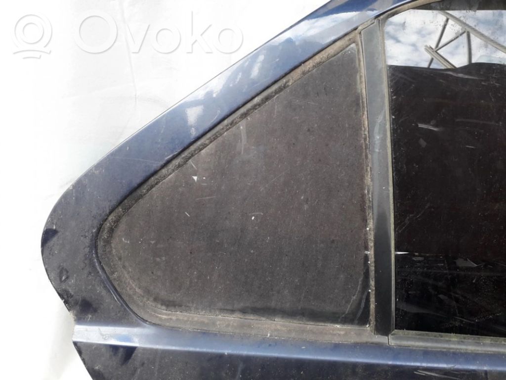 Rear vent window glass