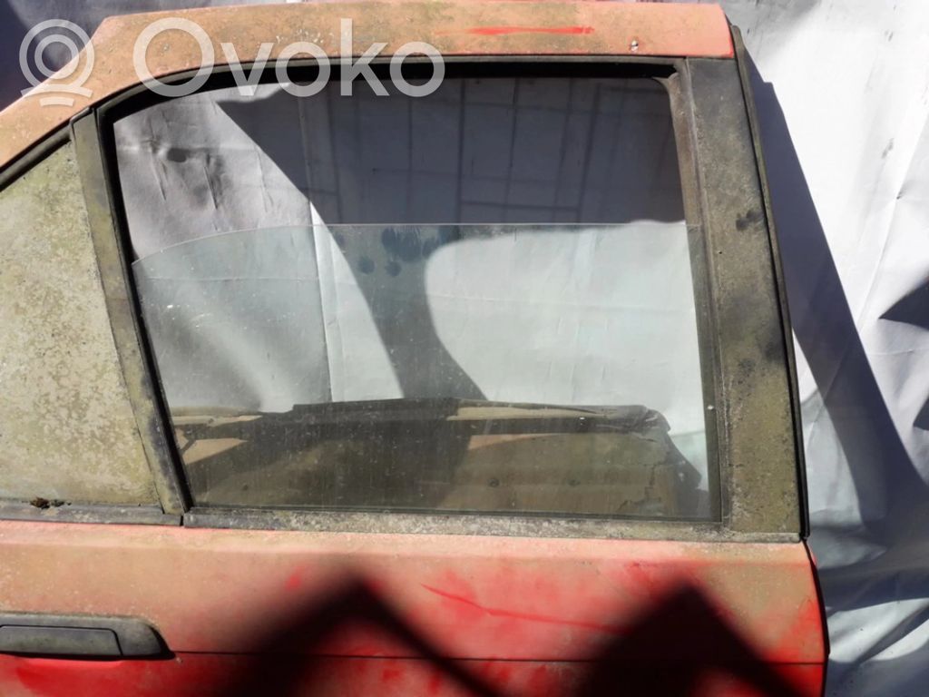Rear door window glass