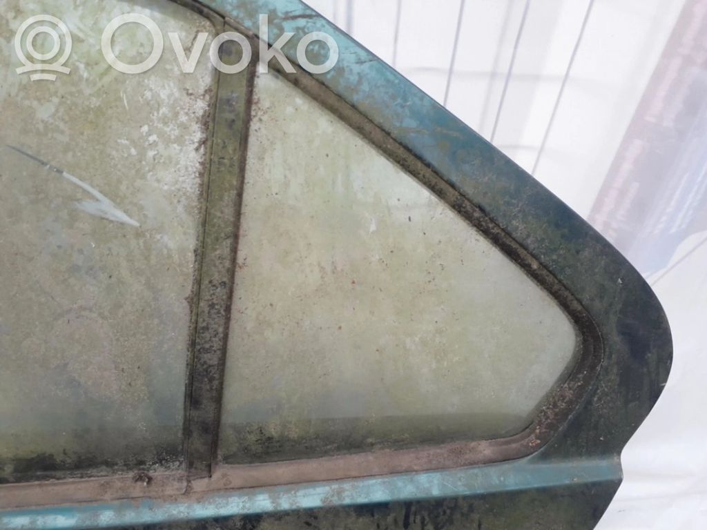 Ventanilla de ventilación de la puerta trasera