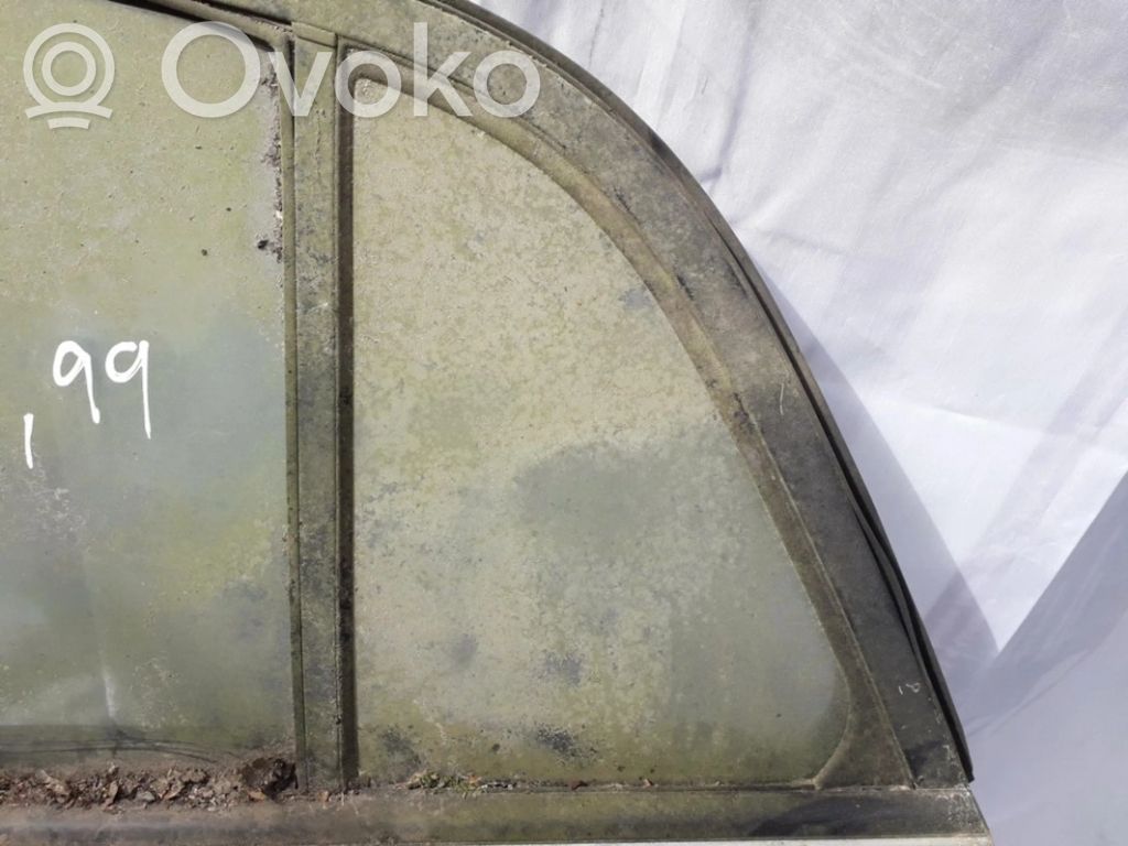 Ventanilla de ventilación de la puerta trasera
