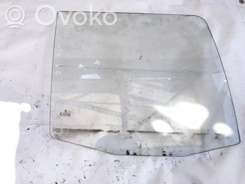 Takaoven ikkunalasi