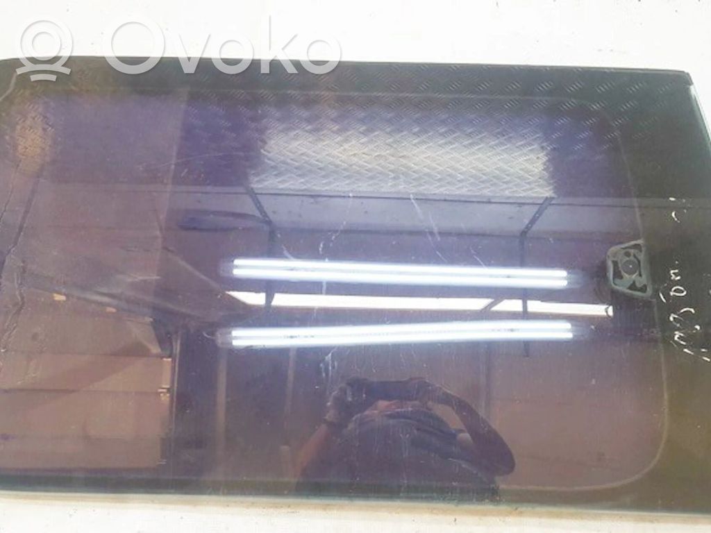 Vidrio lateral trasero