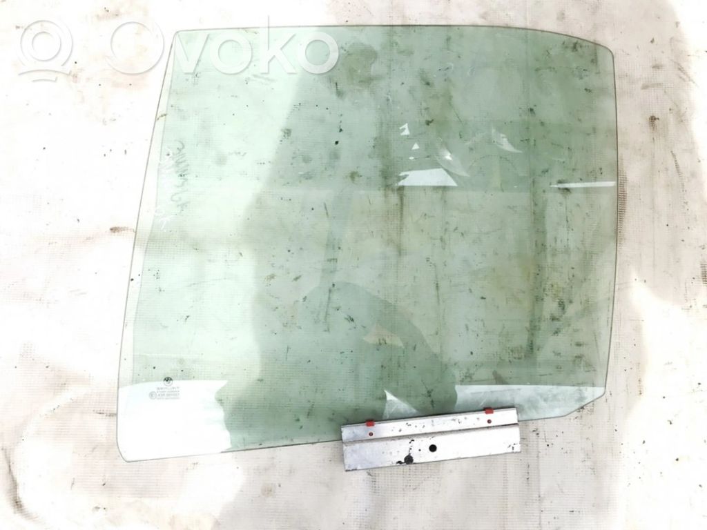 Rear door window glass