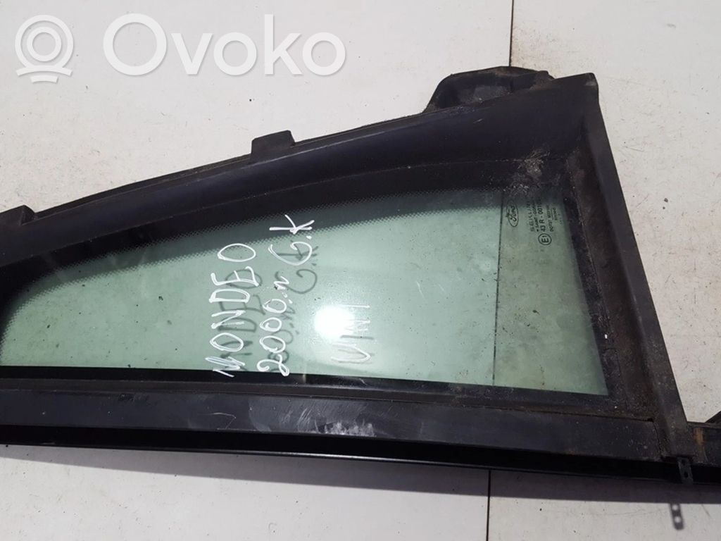 Ventanilla de ventilación de la puerta trasera