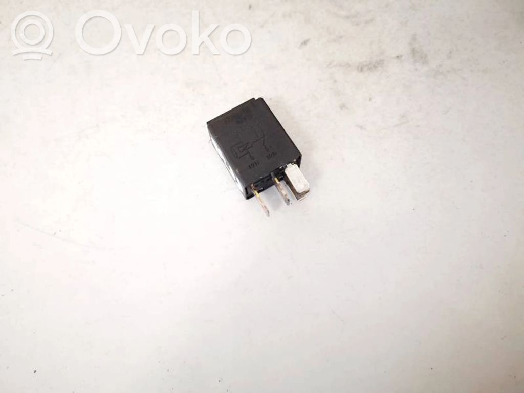 Otros relés   8Z0951253,8Z0951253