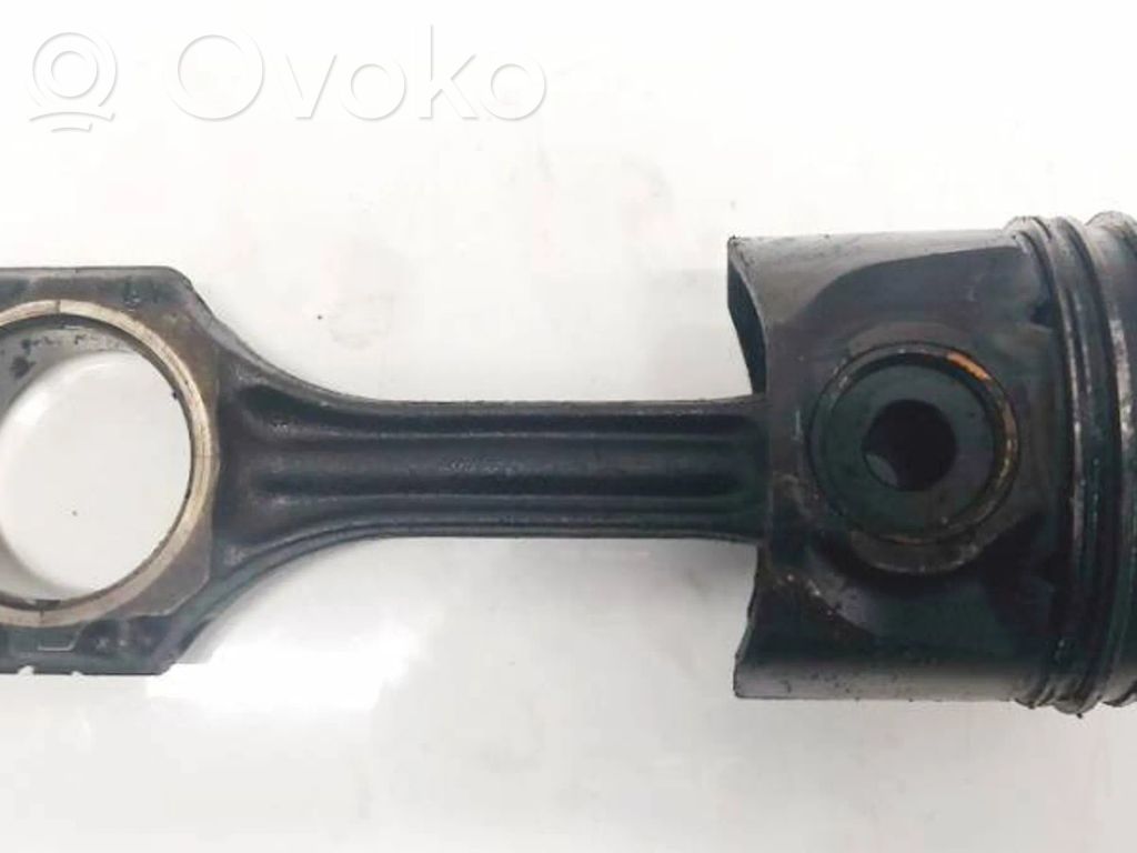 Piston avec bielle   028H,028H,028H