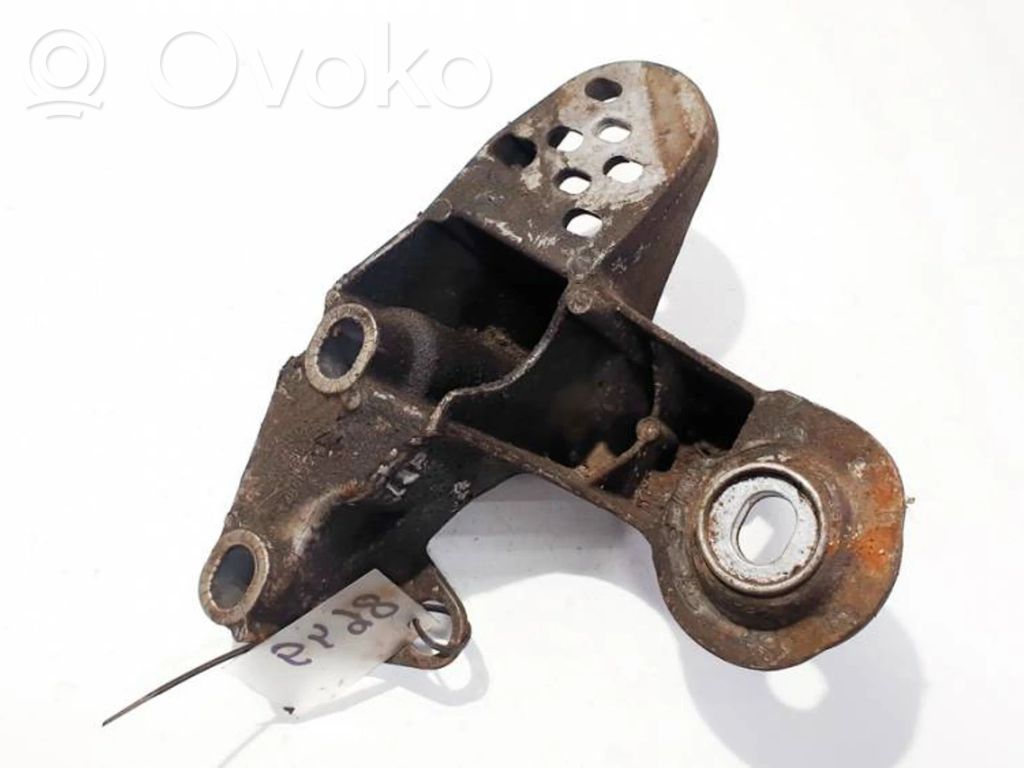 Łapa / Mocowanie silnika   4B0199351B,4B0199351B