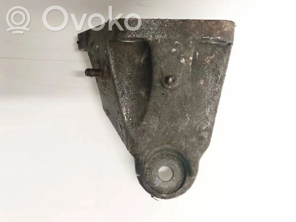 Lexus IS 220D-250-350 Engine mounting bracket 
