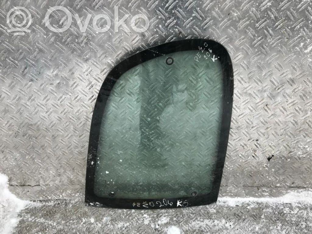 Vidrio lateral trasero