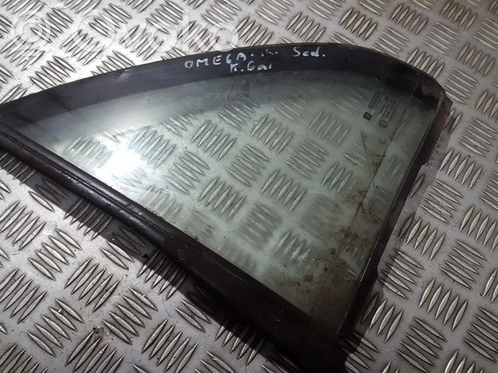 Opel Omega B1 Geam aerisire ușă spate 