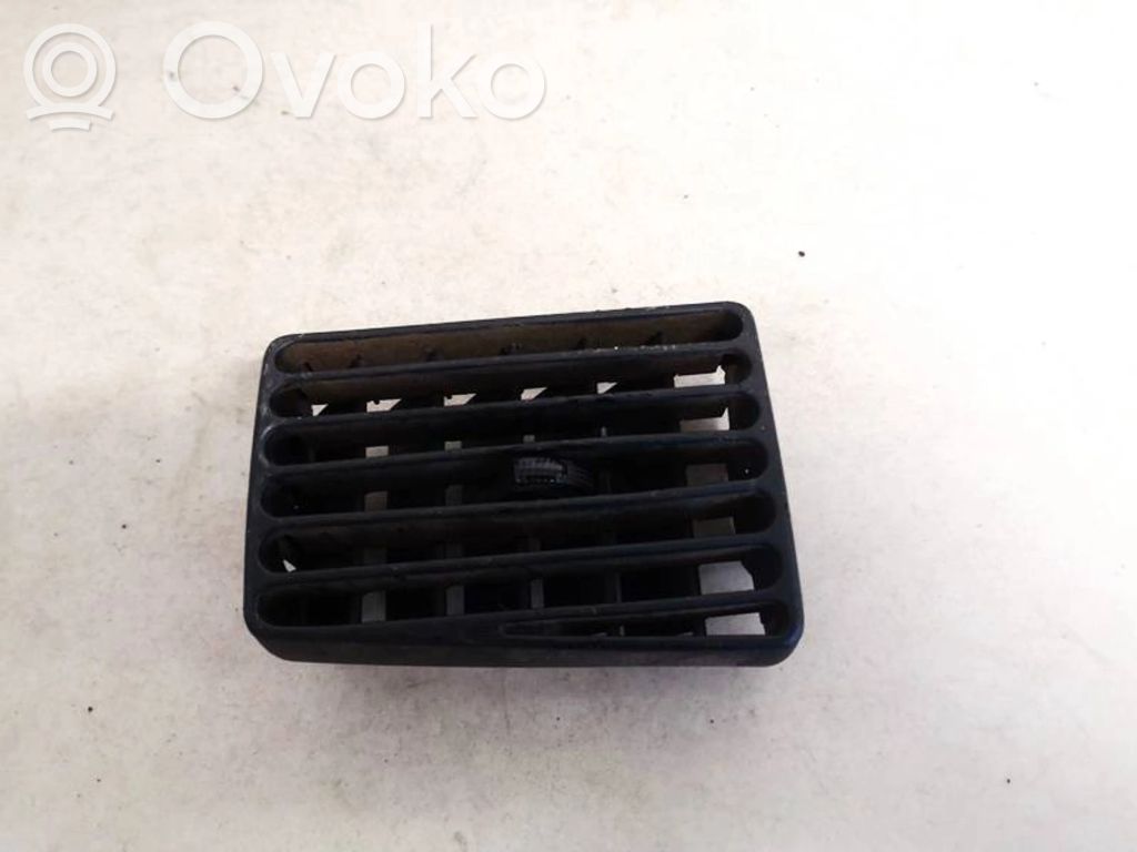 Volkswagen PASSAT B4 Rejilla de ventilación central del panel